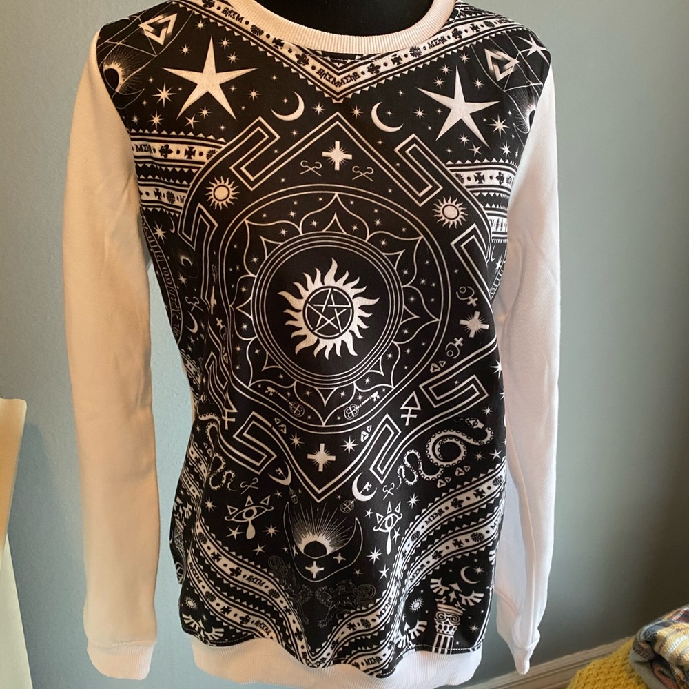 NWT Alcott Celestial lightweight sweatshirt